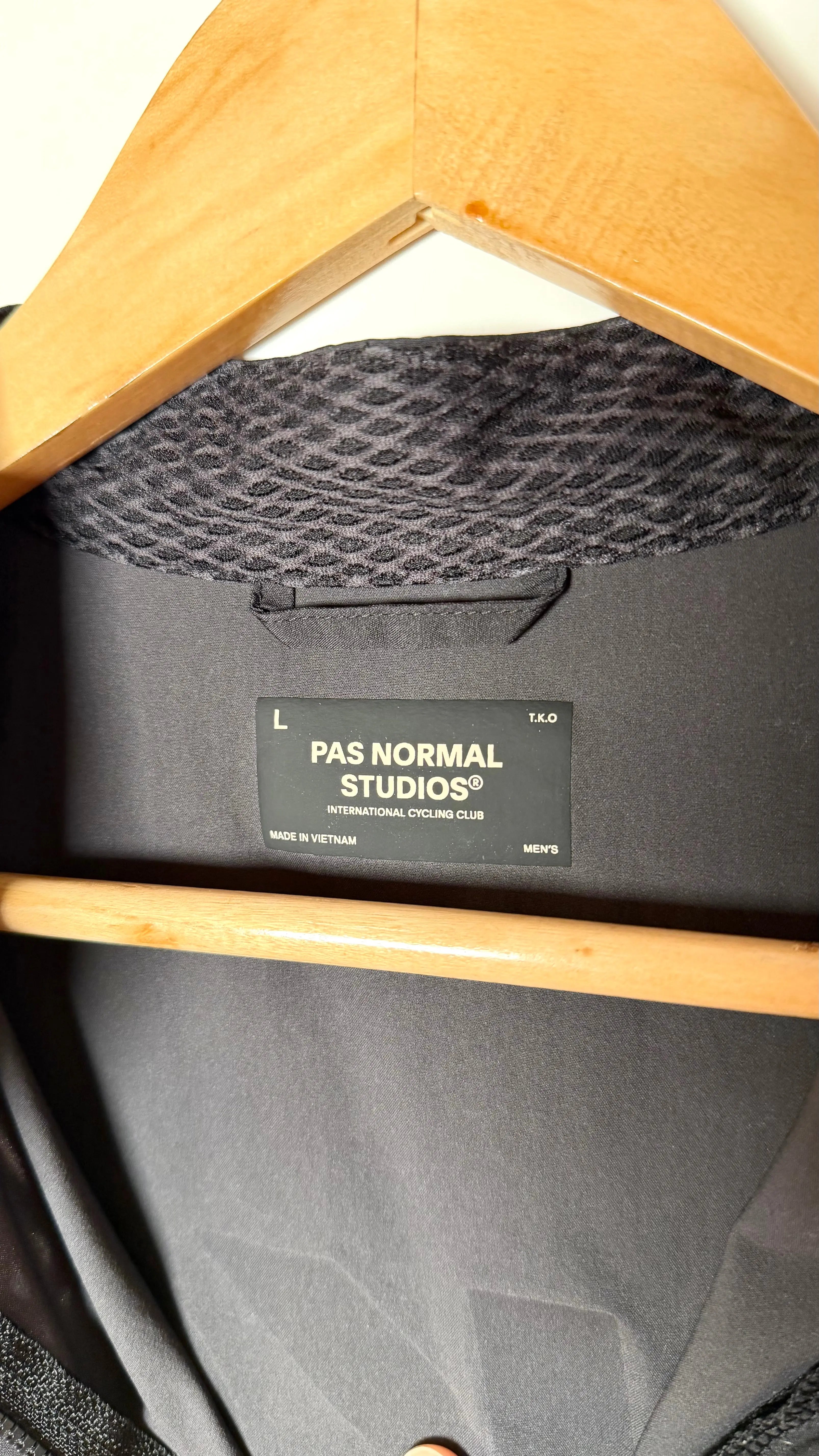 Pas Normal Studios T.K.O Mechanism Stow Away Gilet 2kstro Cycling Store