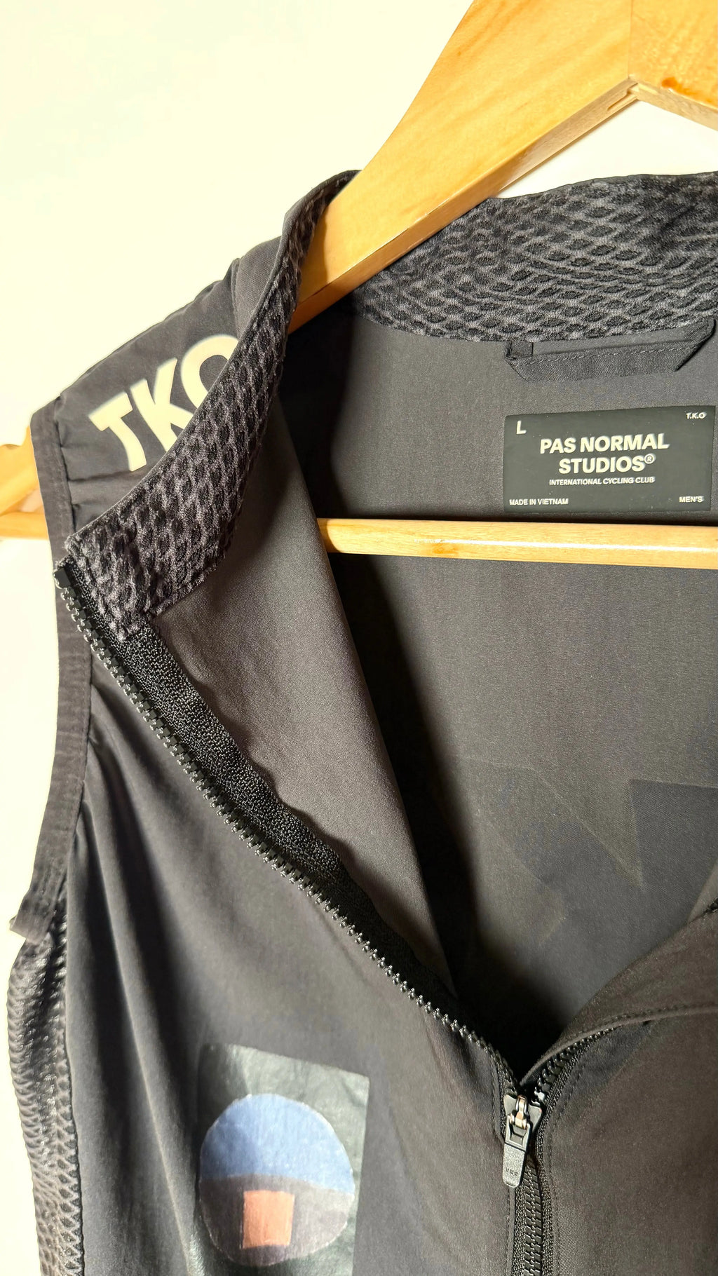 Pas Normal Studios T.K.O Mechanism Stow Away Gilet 2kstro Cycling Store