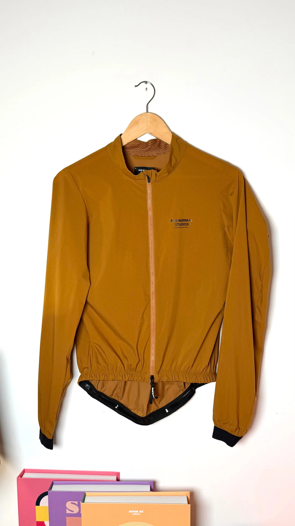 Pas Normal Studios Mechanism Stow Away Jacket M 2kstro Cycling Store