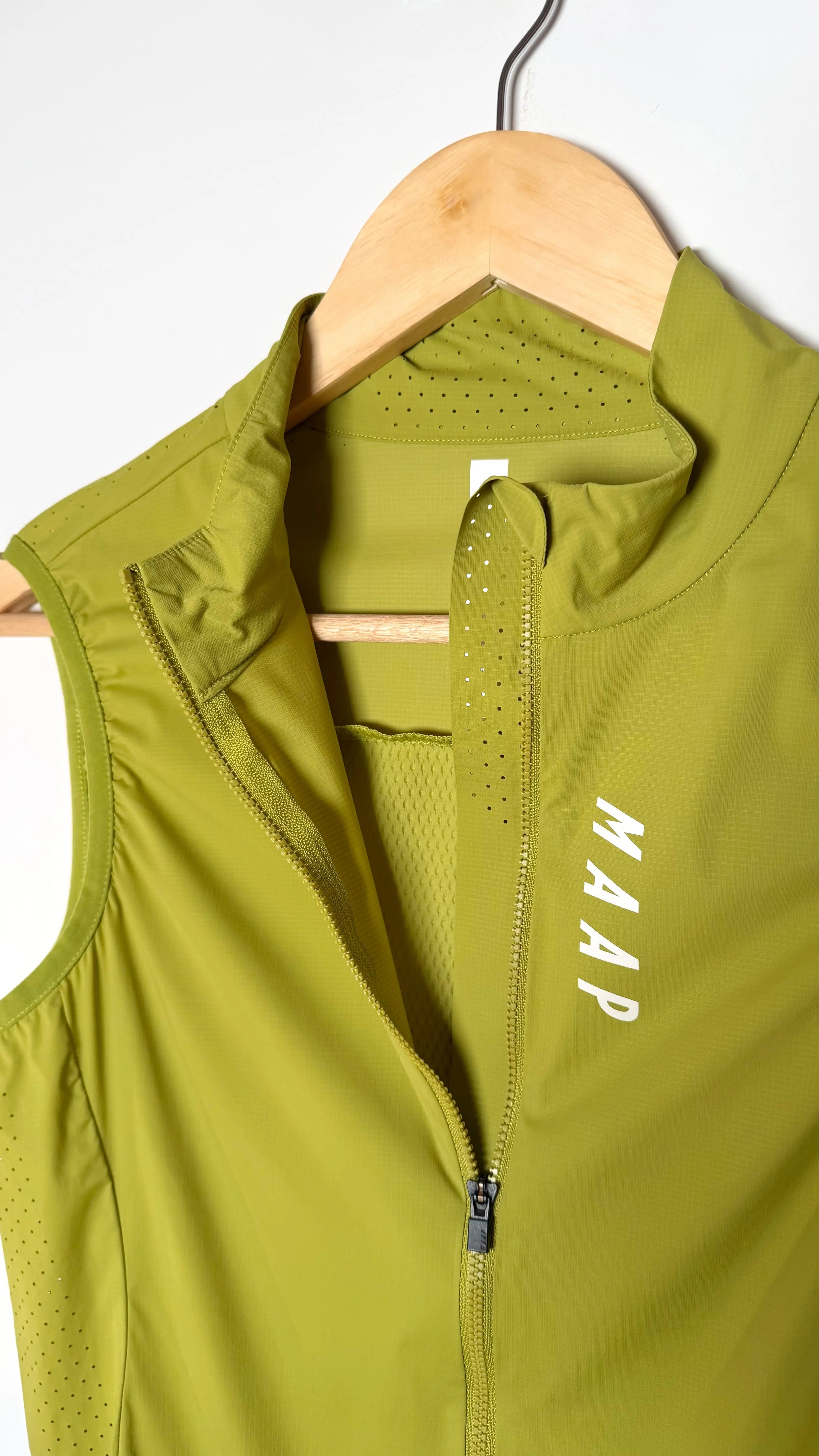 MAAP Draft Team Vest 2kstro Cycling Store