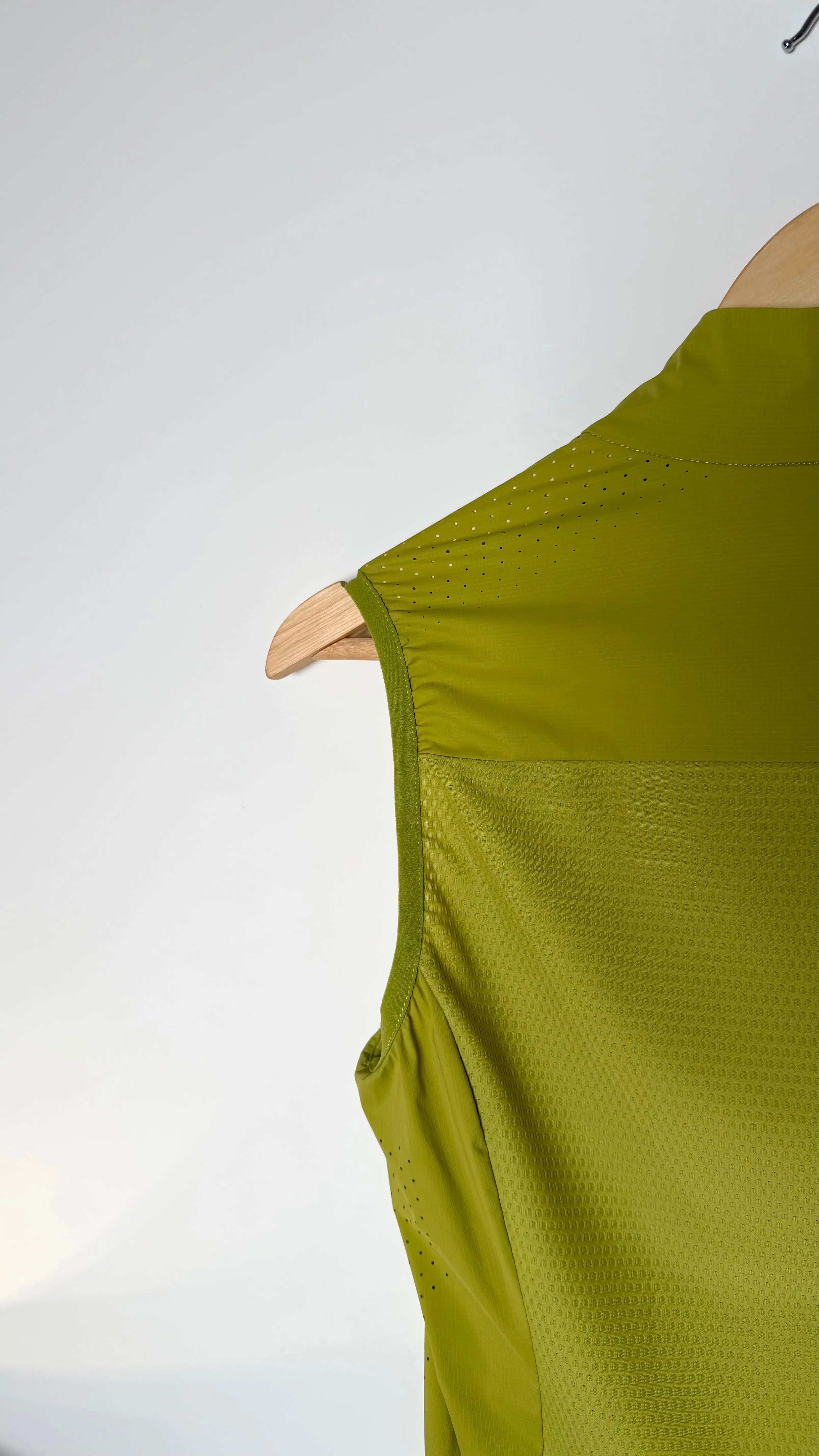 MAAP Draft Team Vest 2kstro Cycling Store