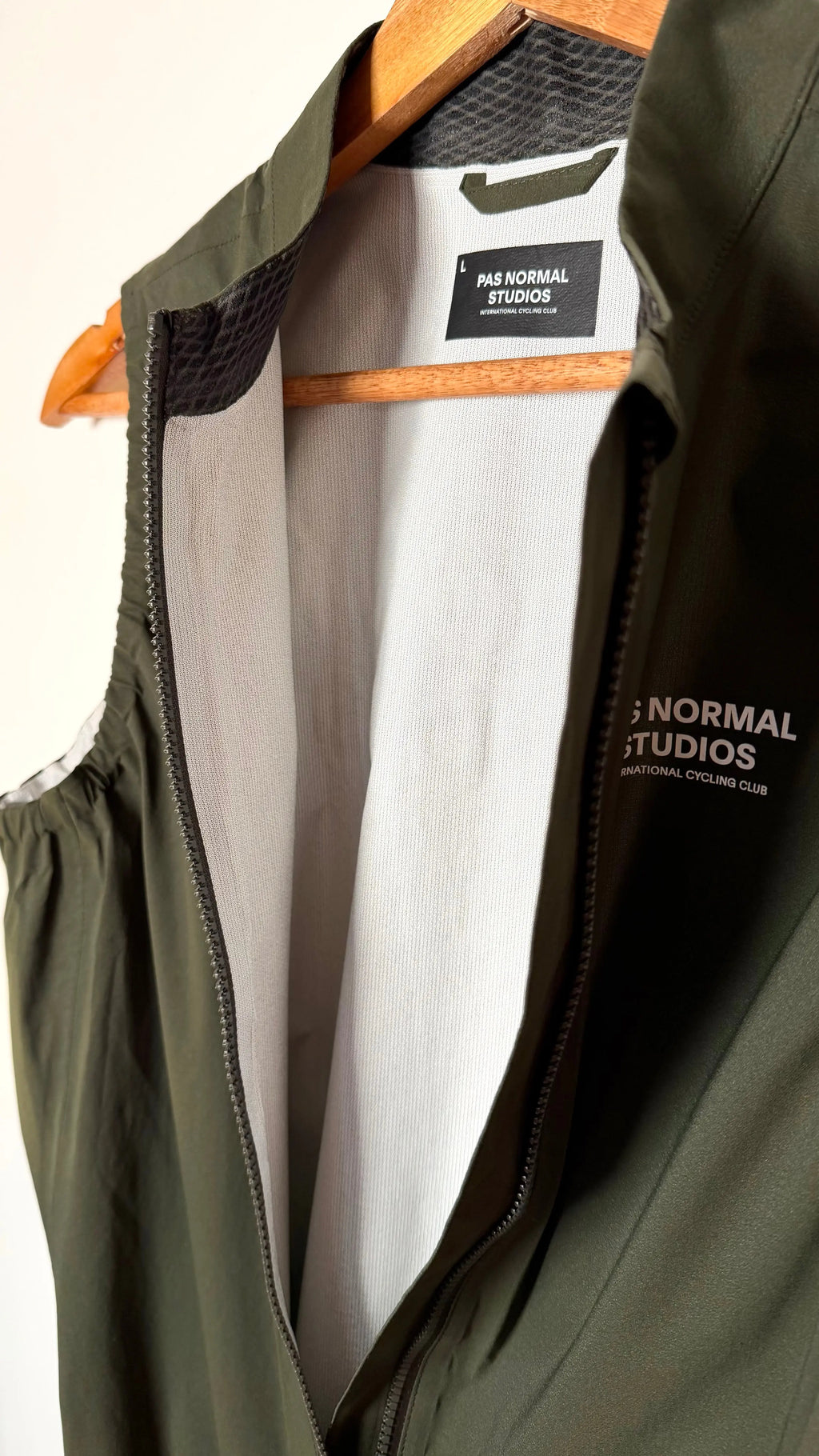 Pas Normal Studios Mechanism Stow Away Vest 2kstro Cycling Store